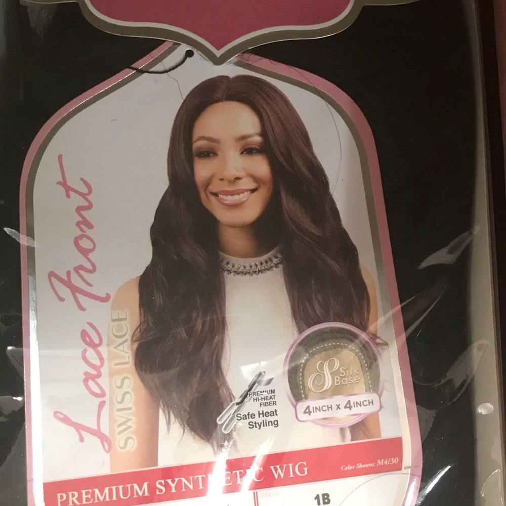 Bobbi boss lace front wig